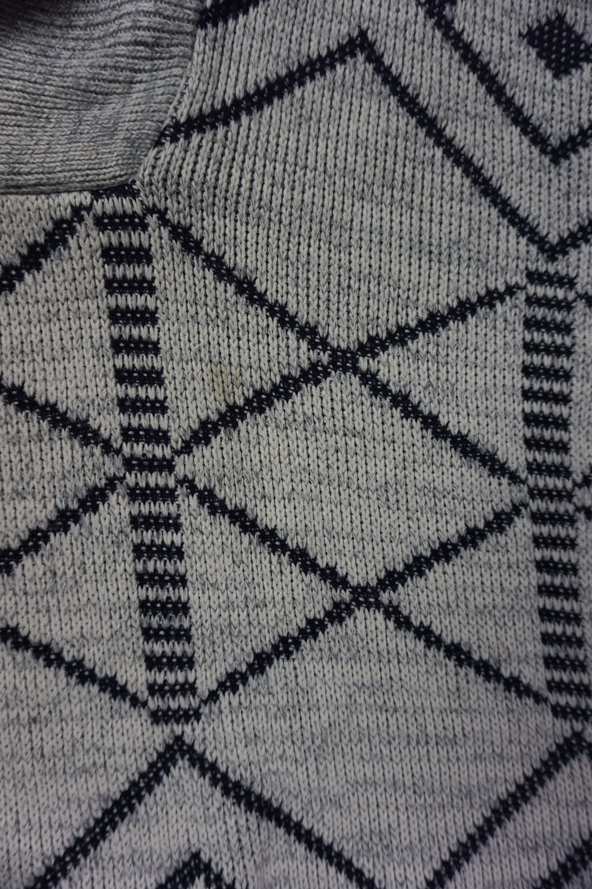 Vintage Selection London Grey Printed Knit Sweater