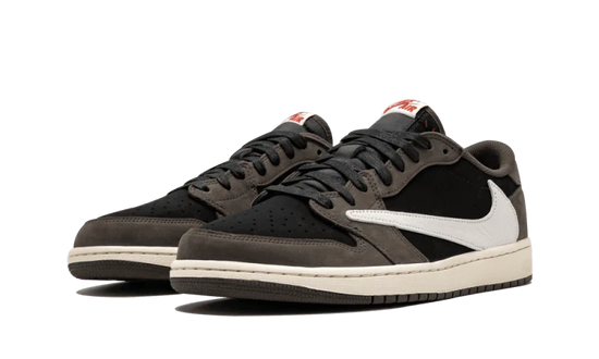 MOCHA SNEAKERS